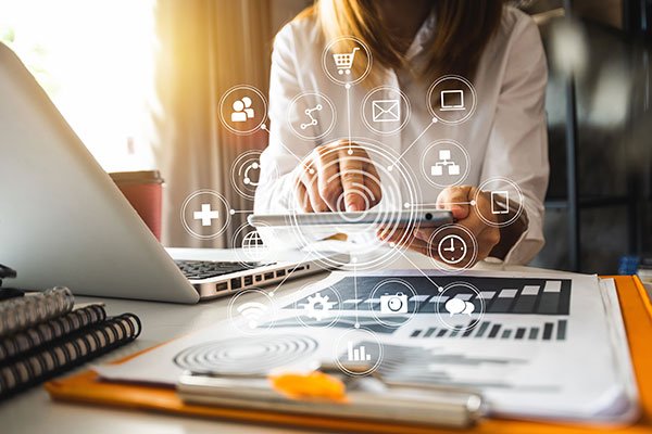 How Organizations Are Recognizing Virtual Employees to Scale Their Business